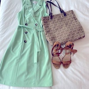 Donna Morgan retro wrap dress in mint size 4.